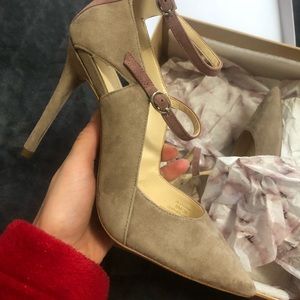 Jessica Simpson heels